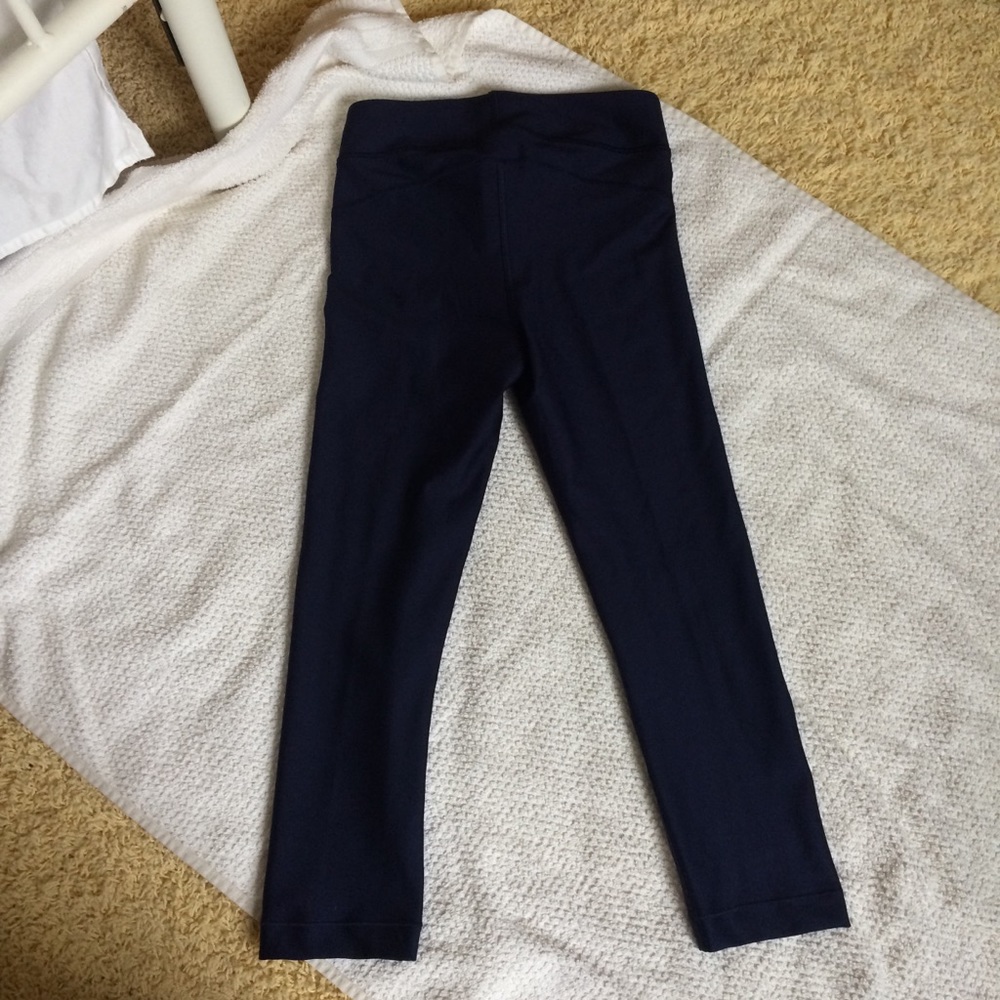 🆕(S) UA Capris Tights - Picture 3 of 8